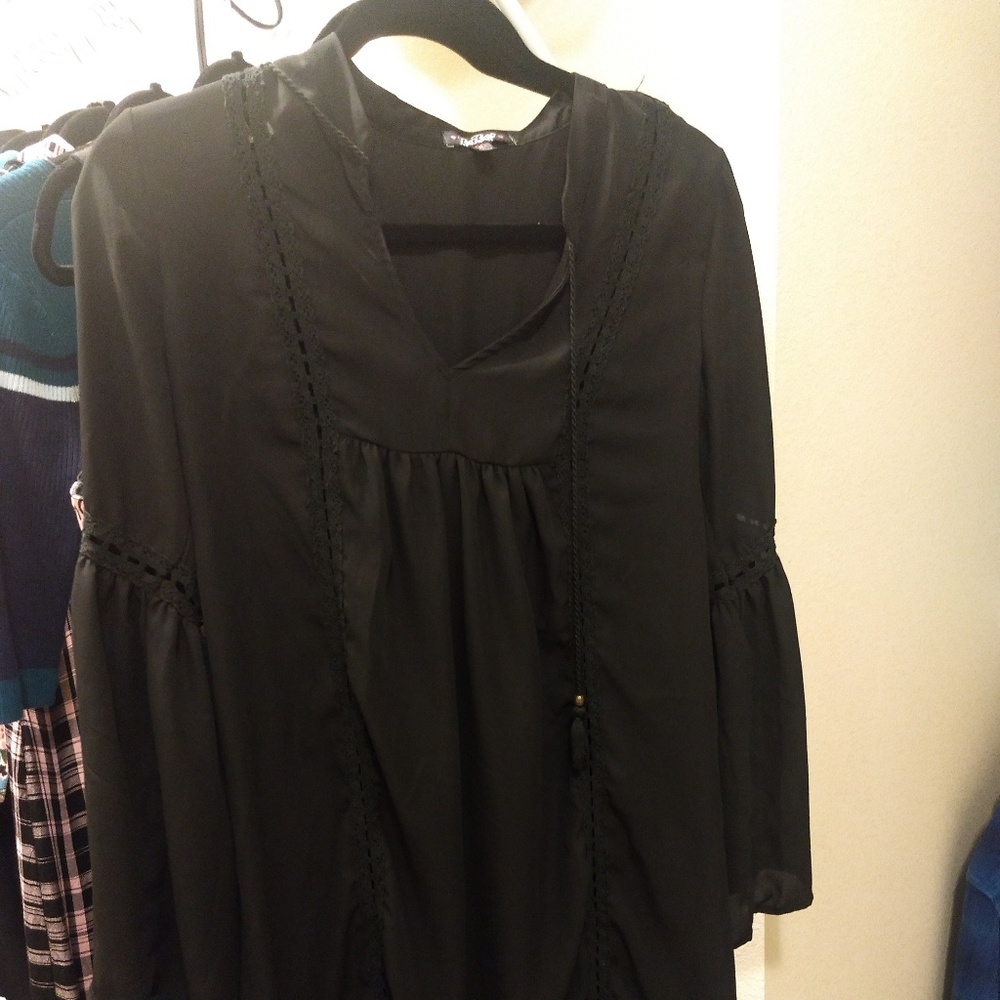 Black shirt